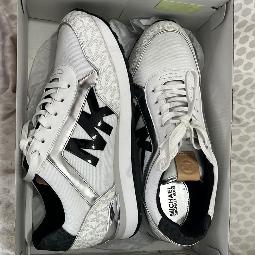 Michael Kors White and Silver Women's Sneakers size US  8.5